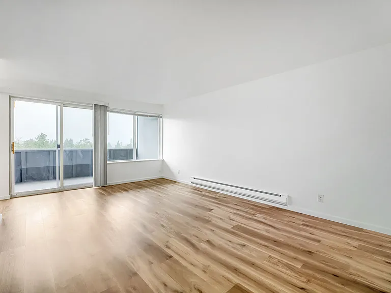 Sunset View Apartments — Photo 7