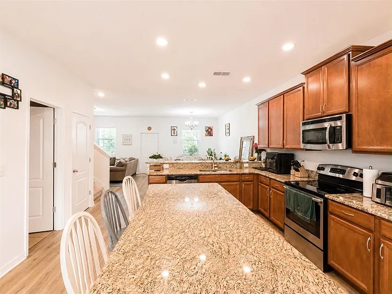 12820 Strode Ln — Photo 11