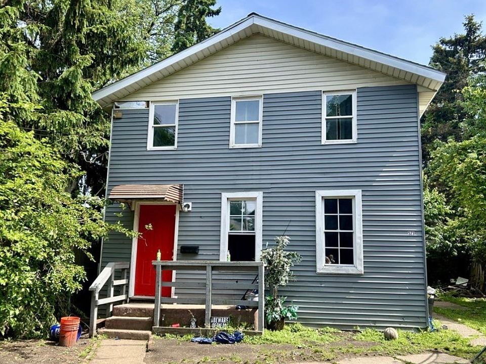 2nd image of 523 E 10th St