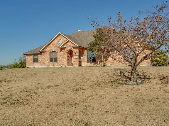 3rd image of 1224 Willow Ln