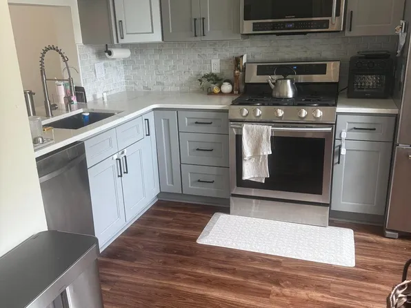 703 Stillhouse Ln, Marlton, NJ 08053