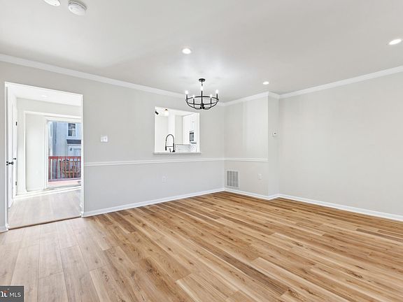 3rd image of 7312 Saint Johns Ct