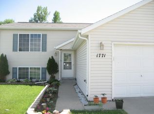 1771 Huntington Dr, West Fargo, ND 58078