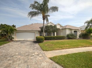 137 Cambridge Ct, Indialantic, FL 32903