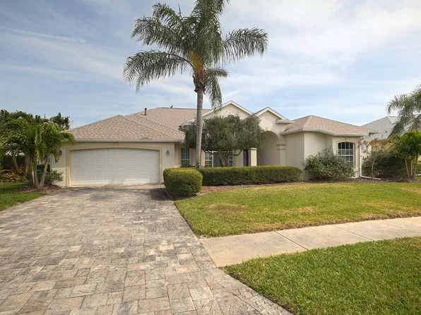 137 Cambridge Ct, Indialantic, FL 32903