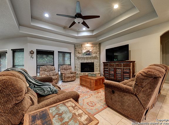 4th image of 2260 Stratford Grace