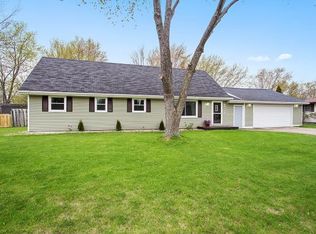 2431 Robinson Ave, Green Bay, WI 54311