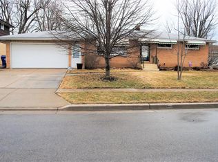 25 Fieldcrest Ct, West Seneca, NY 14224