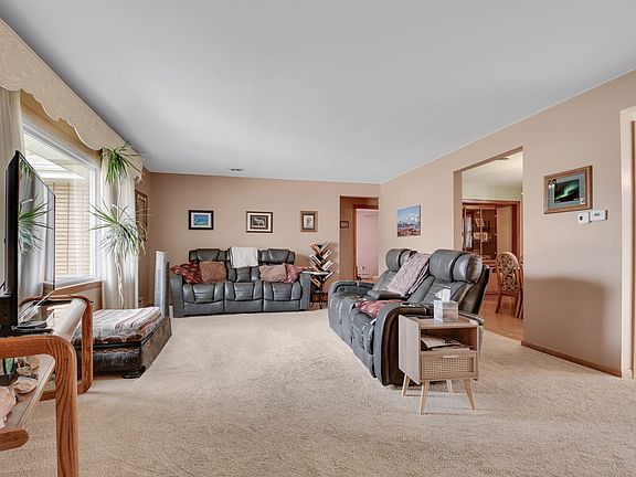 3rd image of 4117 W 91st Pl