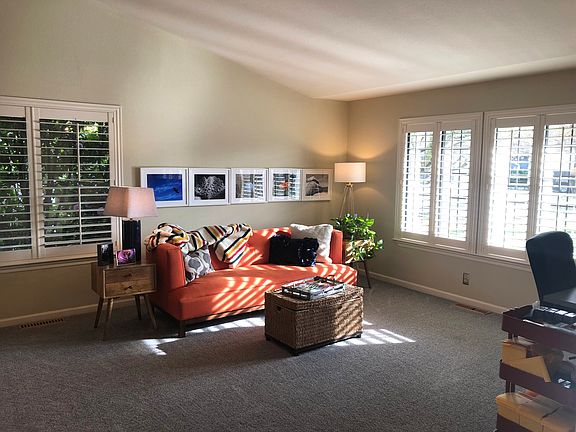 Light & bright living room