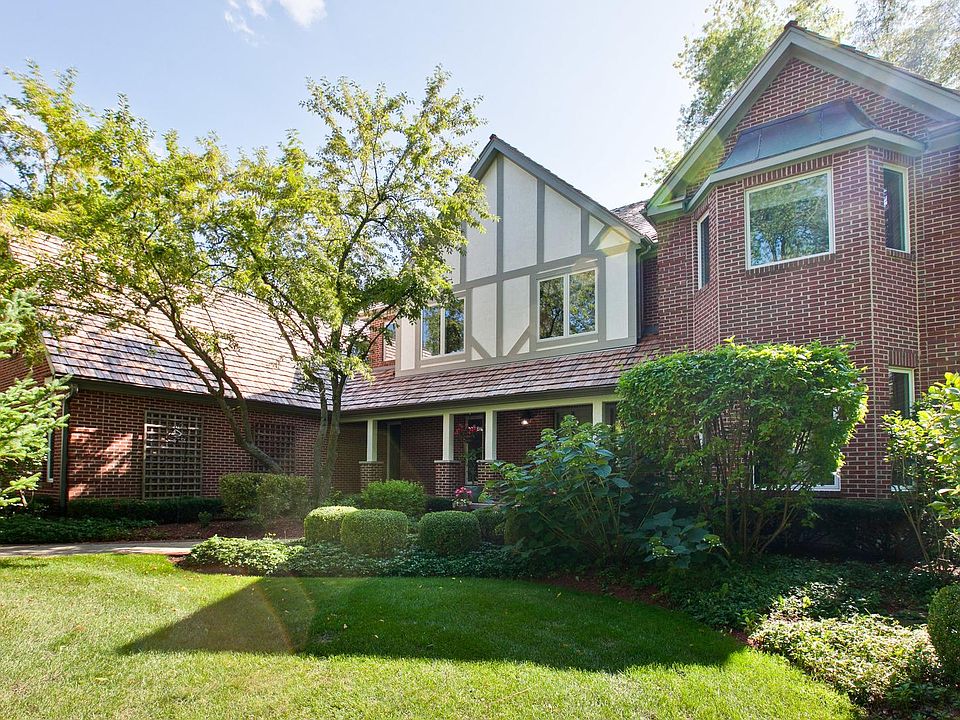 1st image of 105 Camelot Ln