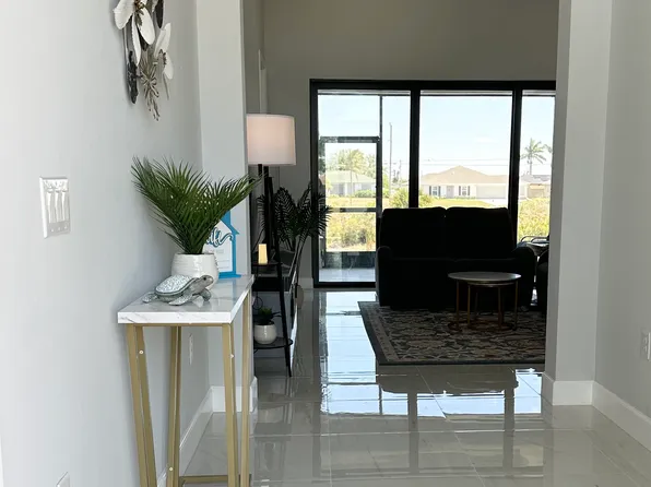 1409 NW 9th Pl, Cape Coral, FL 33993