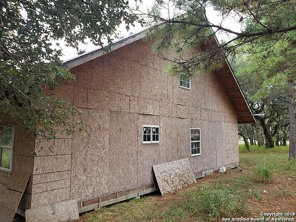 2nd image of 305 Crosscreek Dr