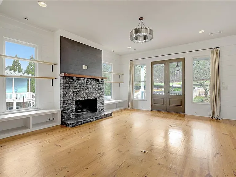10559 Serenbe Ln — Photo 16
