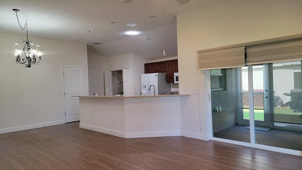 3 bed, 1652 sqft, $2,300 — Photo 2