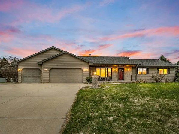 3068 Longview Ln, Suamico, WI 54173