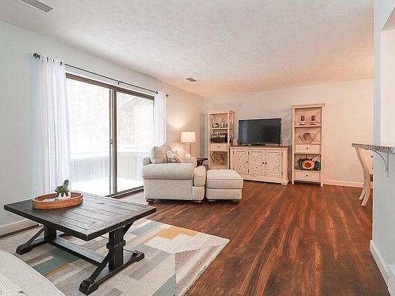 2nd image of 6850 Carriage Hill Dr APT 51