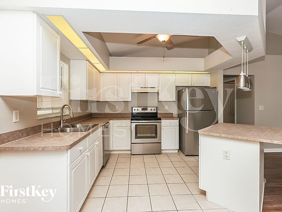 4th image of 4410 NW 32nd Ter