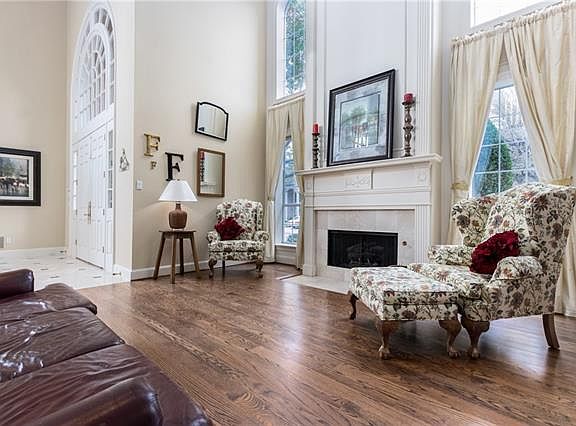 5th image of 5144 Bellerive Dr