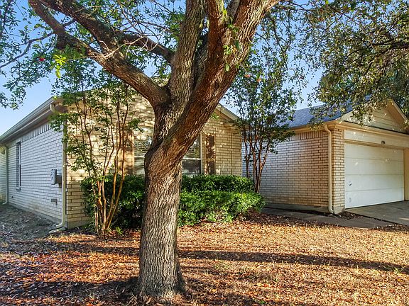 3rd image of 3904 Vinyard Way