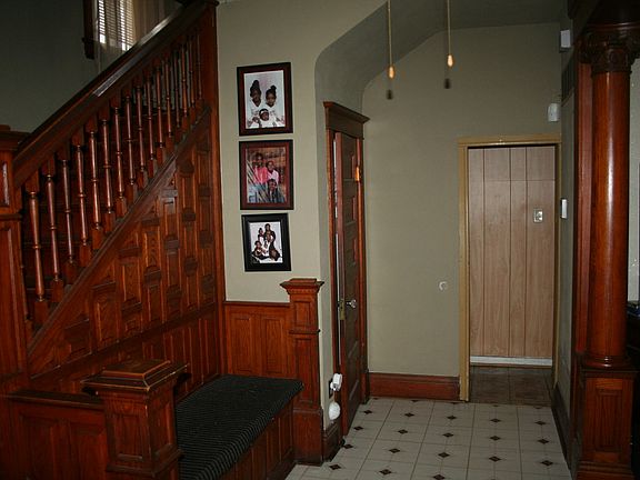 2nd image of 605 S Greenwood Ave