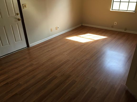 5th image of 1015 Biddle St