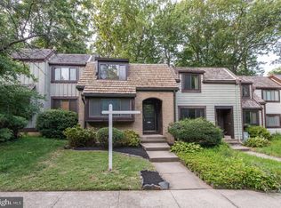 1502 Farsta Ct, Reston, VA 20190