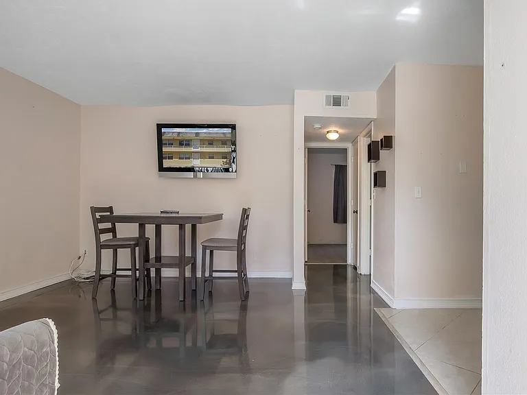 5186 NE 6th Ave #710 — Photo 13