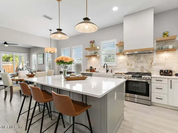 803 4TH Avenue N, Jacksonville Beach, FL 32250