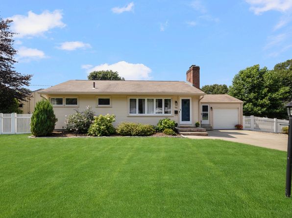 96 Redwood Dr