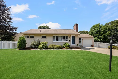 96 Redwood Dr Photo 1