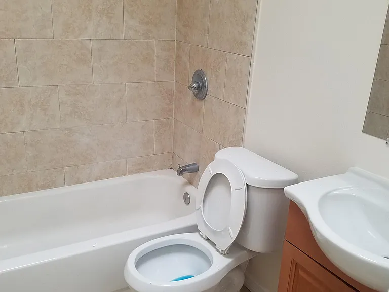 7708 Prato Ave — Photo 14