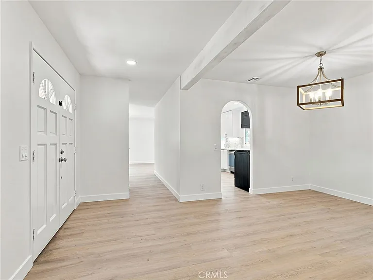 225 Armstrong Dr — Photo 14