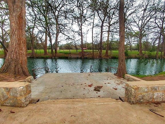 3rd image of 104 W Pond Creek Ln