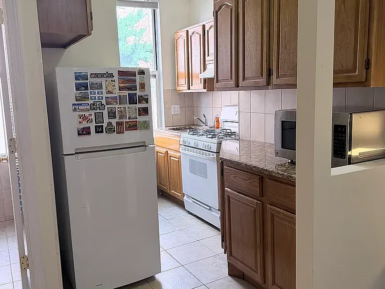 276 Kingsland Ave #2R — Photo 1