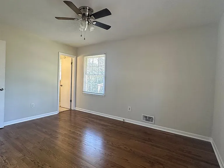 51 Lawanna Dr — Photo 23