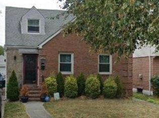 7553 190th St, Fresh Meadows, NY 11366