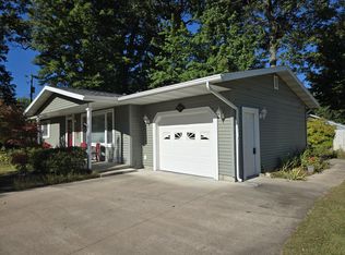 5124 Hunt St, Montague, MI 49437