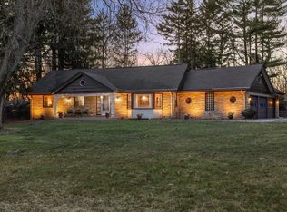 5605 S Meadow Park Ct, Hales Corners, WI 53130