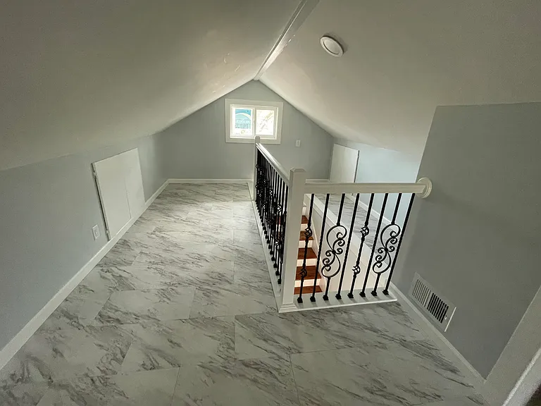 305 W 23rd St — Photo 29