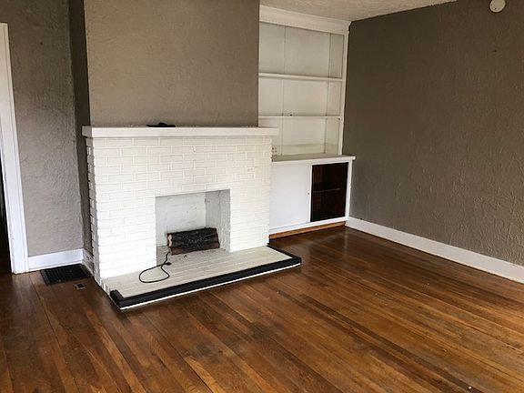 4th image of 912 Nutwood St