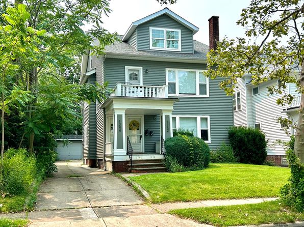 1242 Hathaway Ave