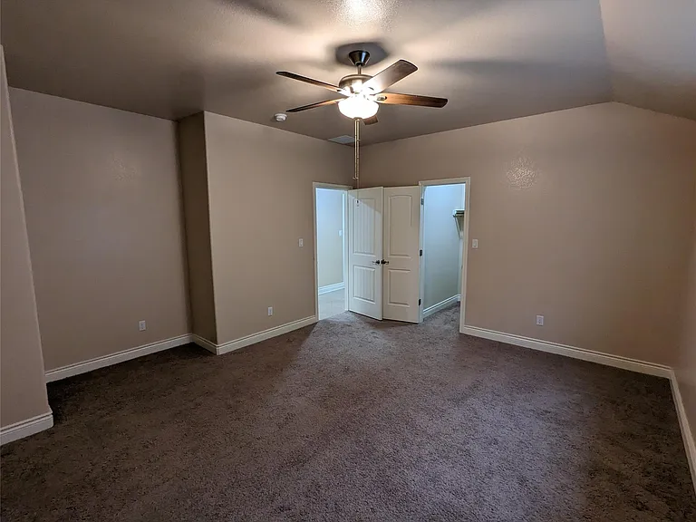 313 Summer Pointe Dr — Photo 24