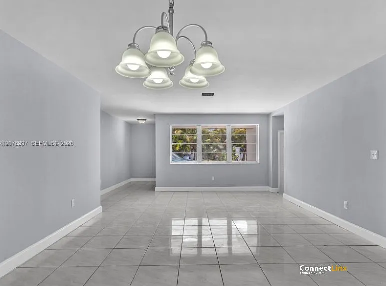 3 bed, 2.0 bath, 1148 sqft, $3,200 — Photo 2