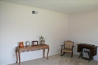 5th image of 1484 W Holland Ave