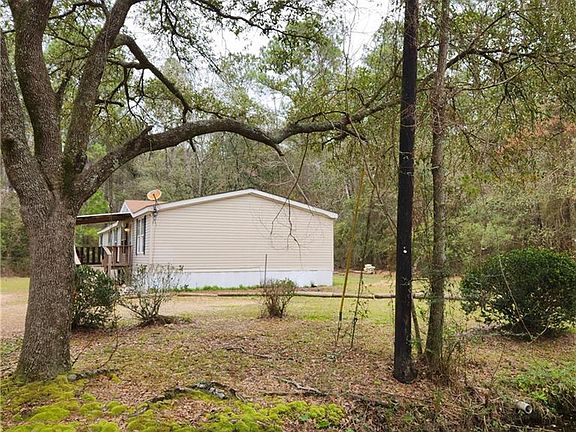 2nd image of 21115 Gardenia St
