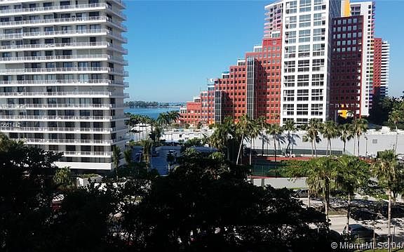 5th image of 1450 Brickell Bay Dr APT 712