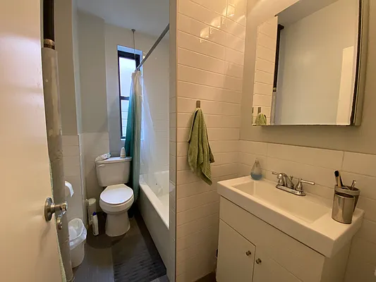 Rented by Mdays Realty | media 18