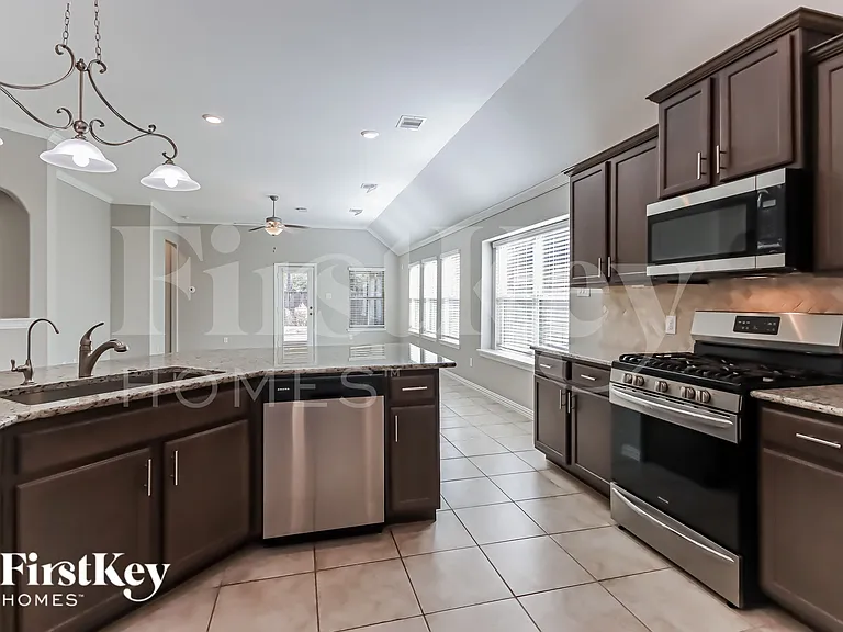 2342 Sugar Crest Dr — Photo 8