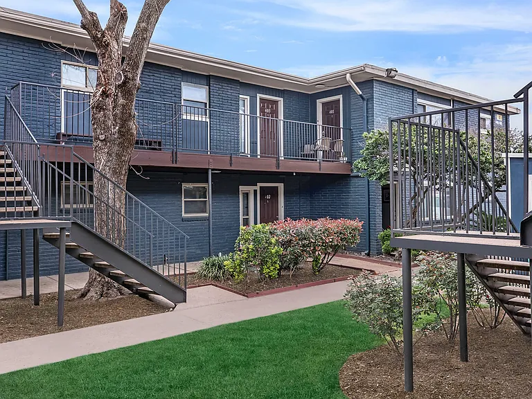 Encanto Apartments — Photo 13